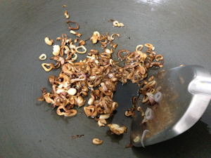 Penang Muar Chee (Sticky Rice Balls with Peanuts)