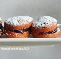 Cranberry Jelly Sufganiyot (Doughnuts)